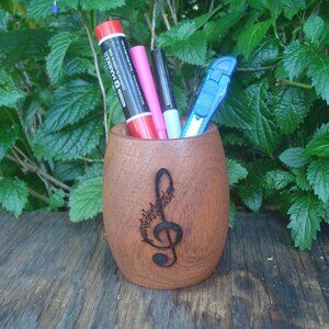 New  Pencil Pen Holder - Wood - Treble Clef Engraving